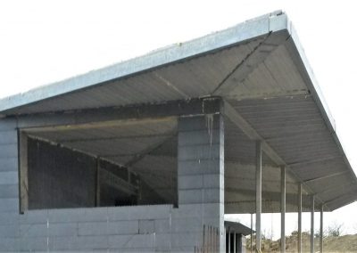 Cantilevered Roof